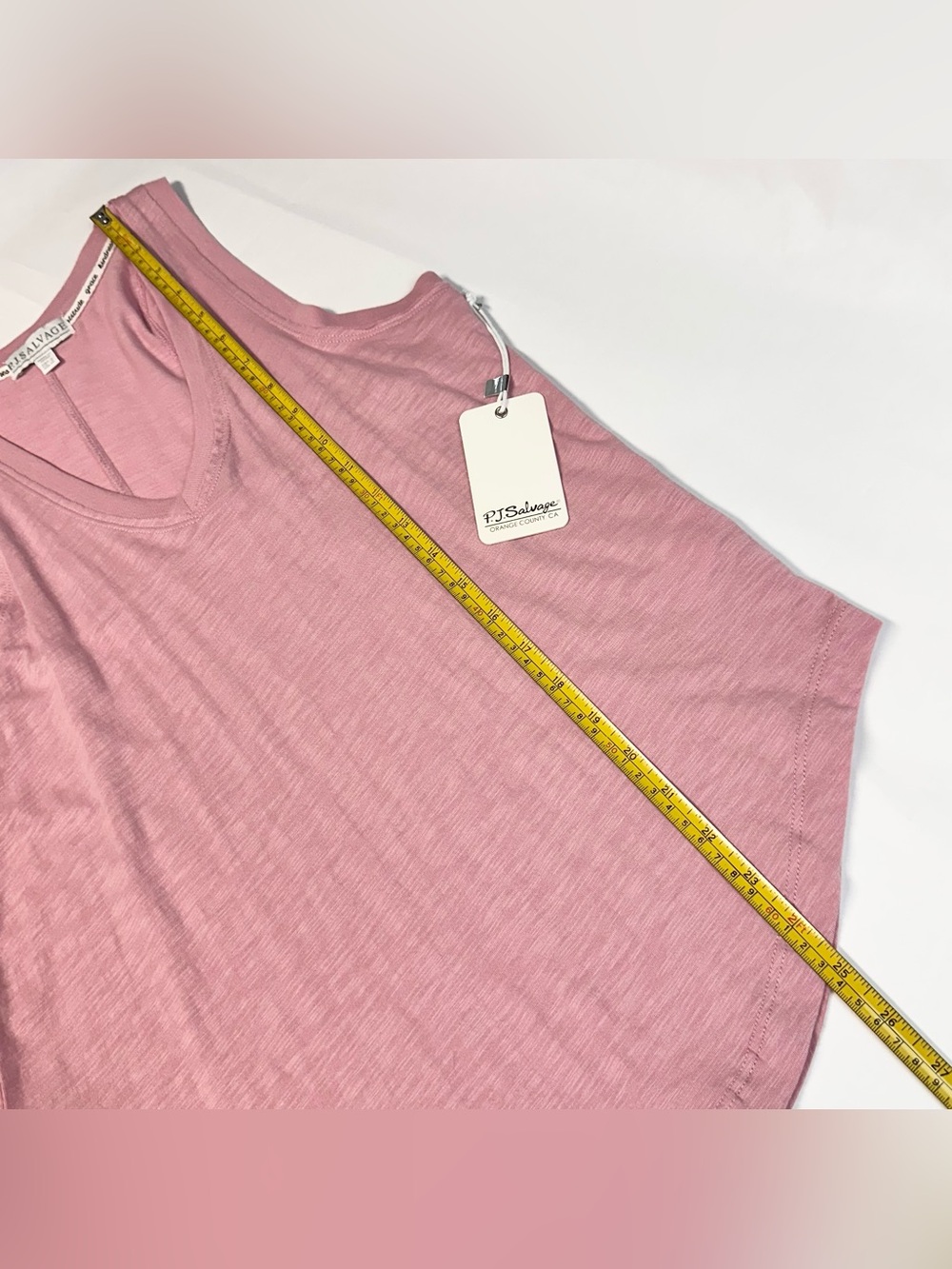 PJ Salvage Back To Basics Solid V-Neck Tank in Lilac Rose Small - Picture 7 of 10